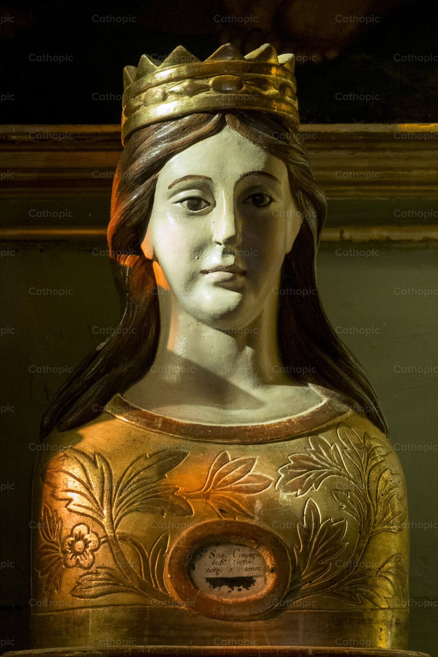 Wooden reliquary statue | Cathopic
