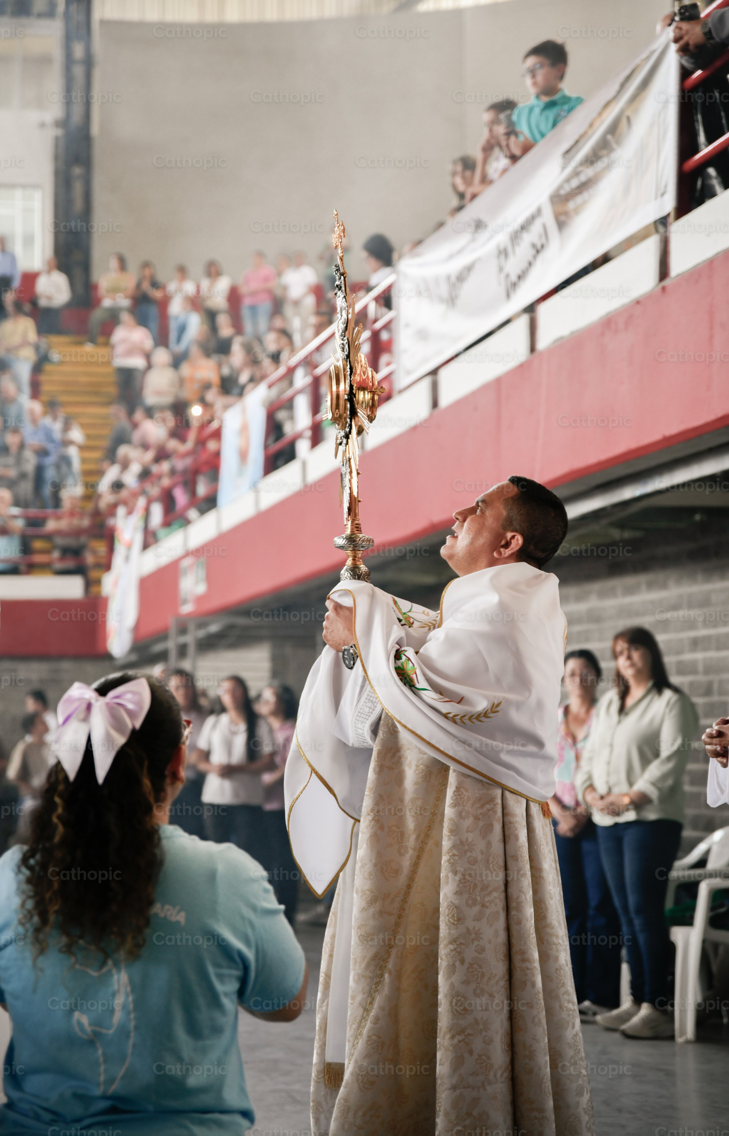 Precisional with Jesus in the Sacrament of the Blessed Sacrament | Cathopic