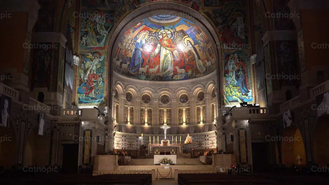 Basílica de Santa Teresinha - Vídeos católicos de stock