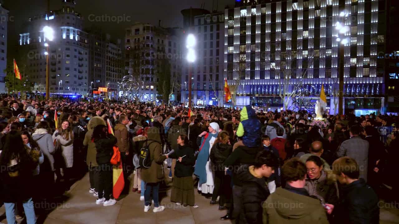 Encuentro Nacional Católico en España, Toma 3 - Banco de vídeos católicos - Fotografía por Cathopic