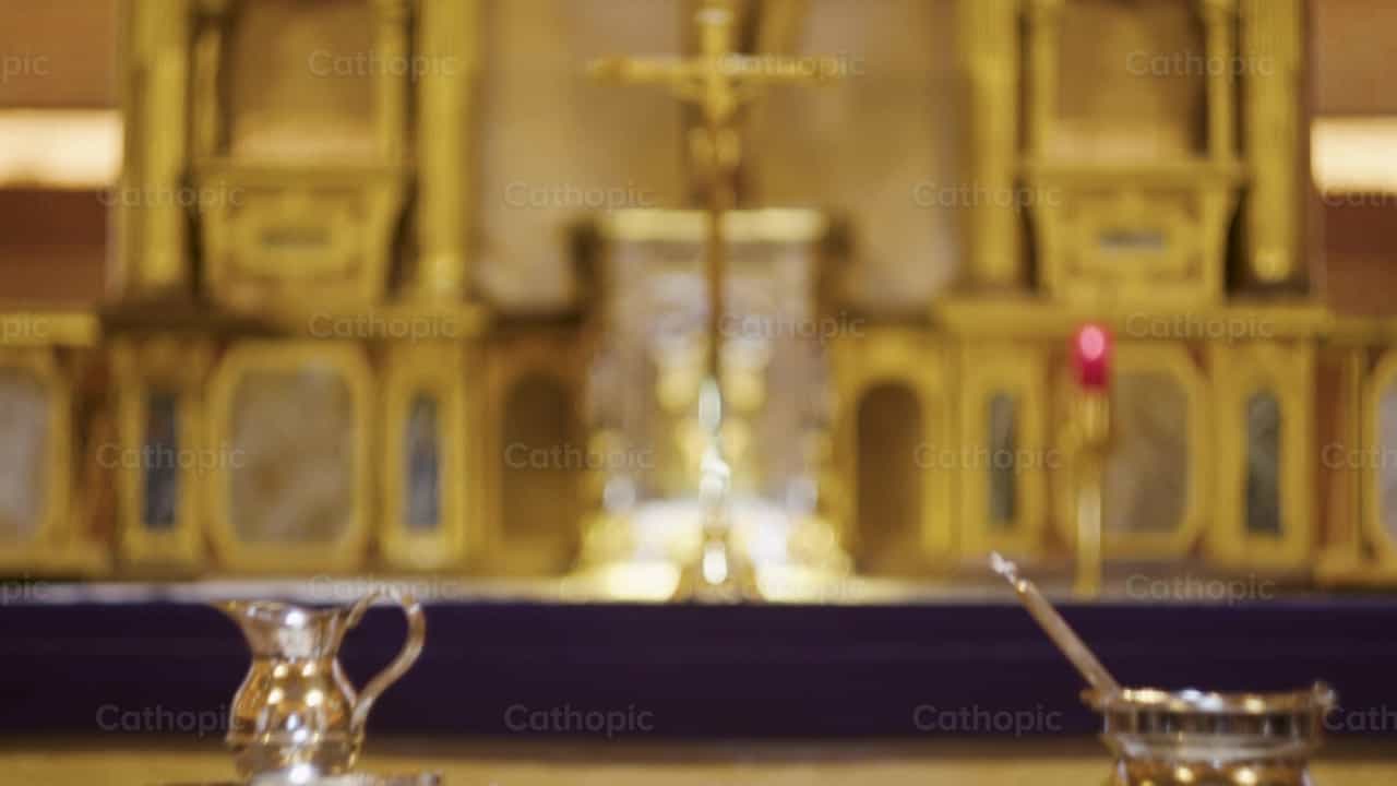 Ashes and crucifix - Catholic stock videos - Photo by Cathopic
