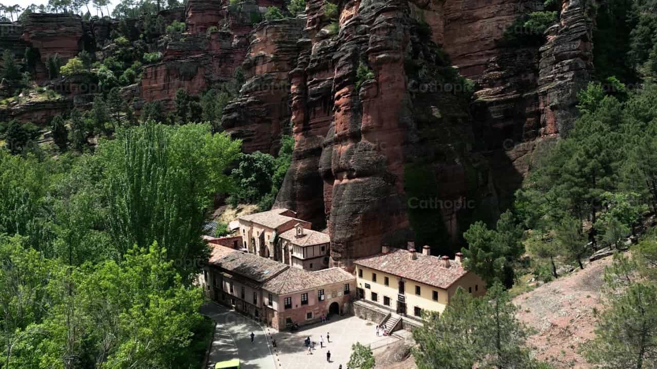 Santuario de la Virgen de Hoz - Banco de vídeos católicos - Fotografía por Santiago de la Hoz