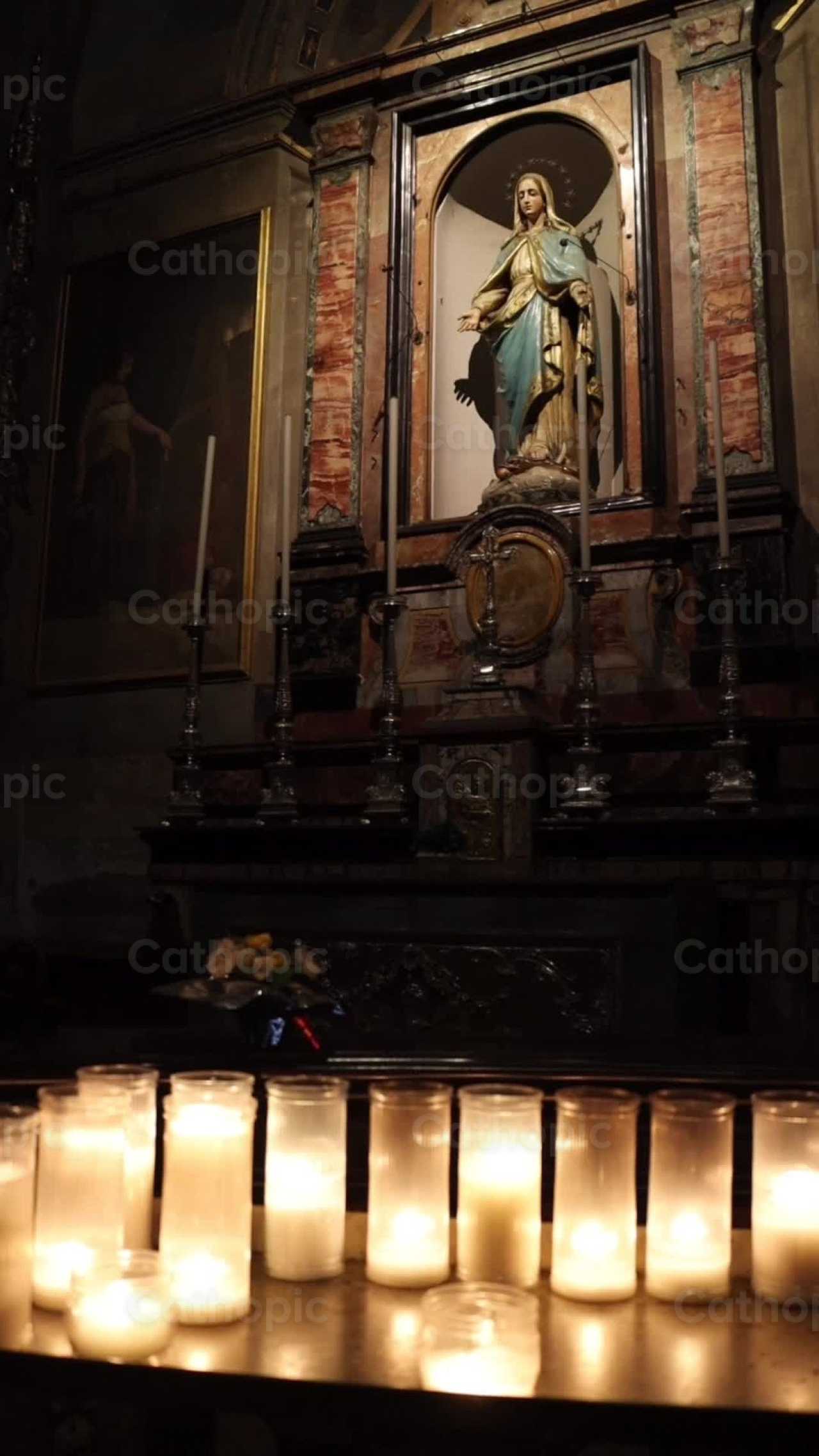Virgen y luz - Banco de vídeos católicos - Fotografía por Saul Ibarra