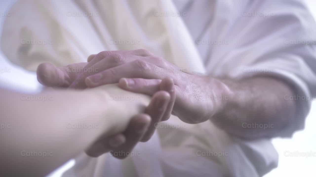 Jesus welcomes you - Catholic stock videos - Photo by Javier Sanz Barbero