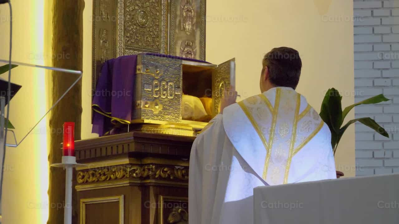 Sagrario - Banco de vídeos católicos - Fotografía por Cathopic