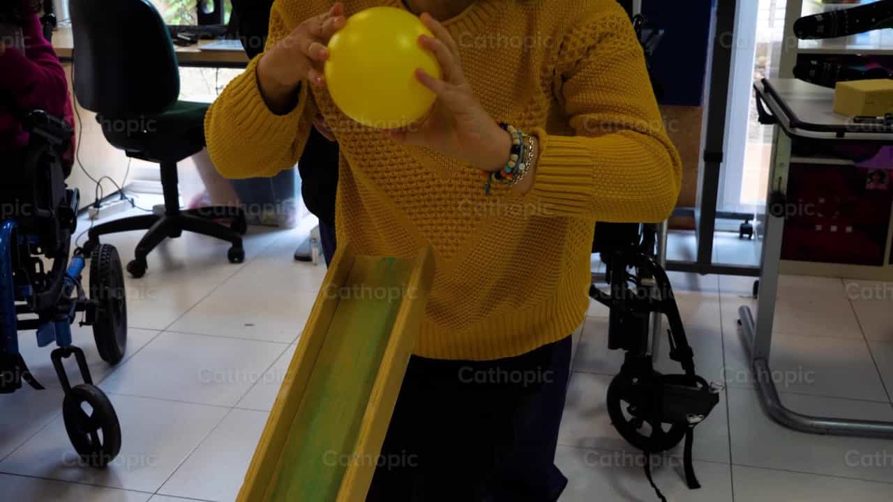 Boliche, Tiro 3 - Vídeos católicos de stock - Foto de Cathopic