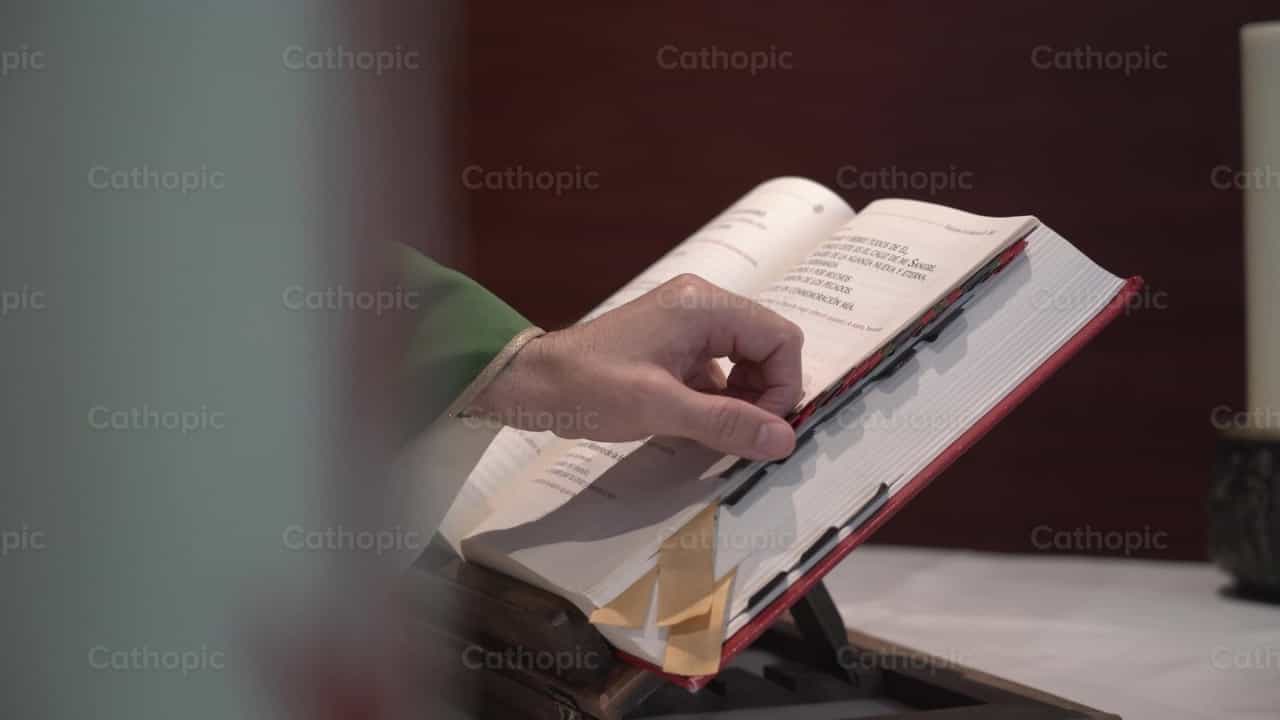 Bíblia - Vídeos católicos de stock