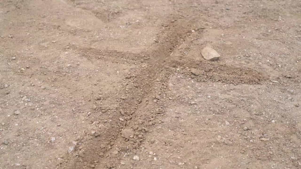 沙地上的十字架 - 天主教素材视频 - 摄影： Cathopic