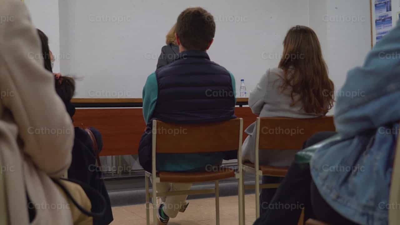 Éducation religieuse, plan 1 - Vidéos catholiques de stock - Photo de Cathopic