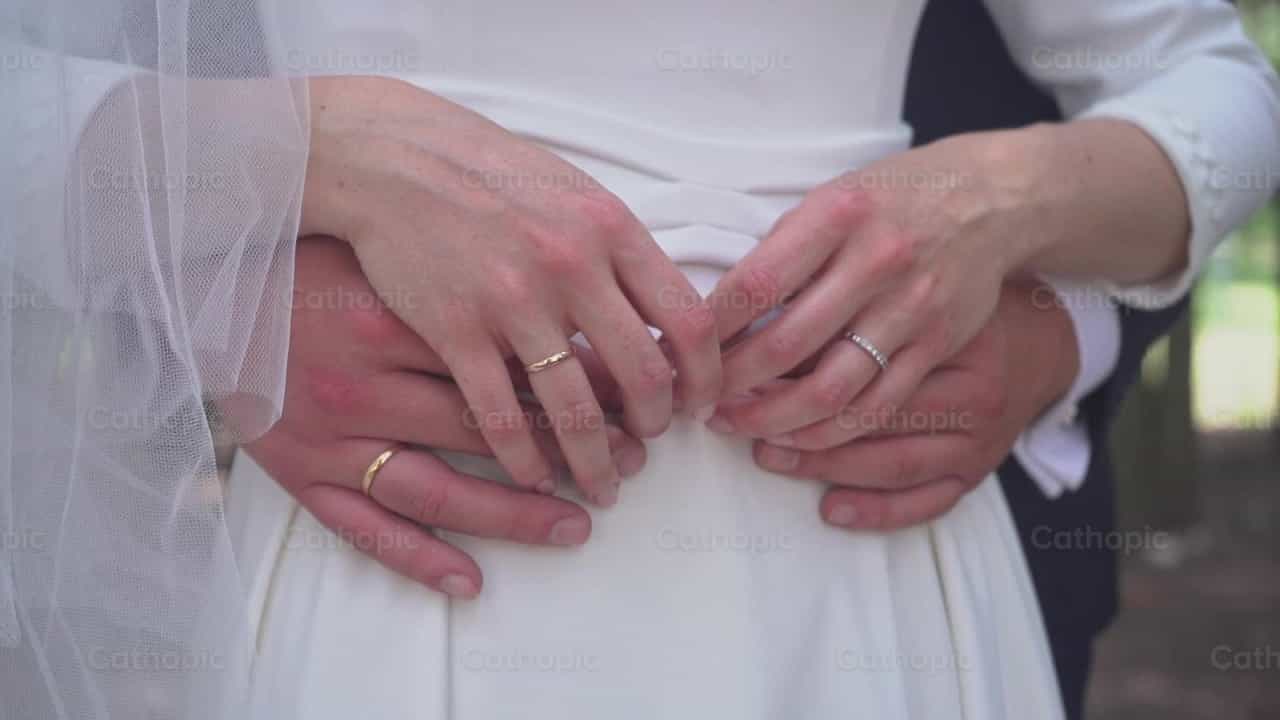 Anillos de boda - Banco de vídeos católicos