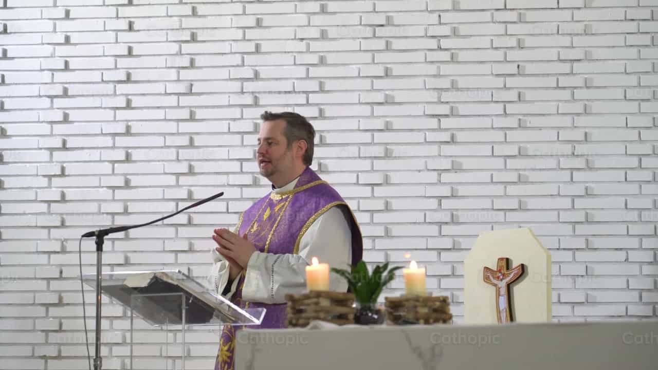 Prêtre prêchant - Vidéos catholiques de stock