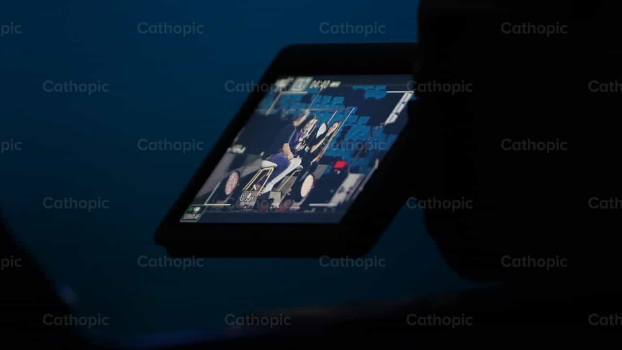 Cámara grabando concierto worship JMJ Lisboa - Banco de vídeos católicos - Fotografía por Iván W. Jaques