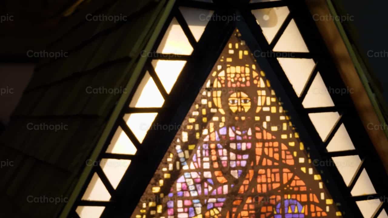 Vidrieras de la iglesia - Banco de vídeos católicos