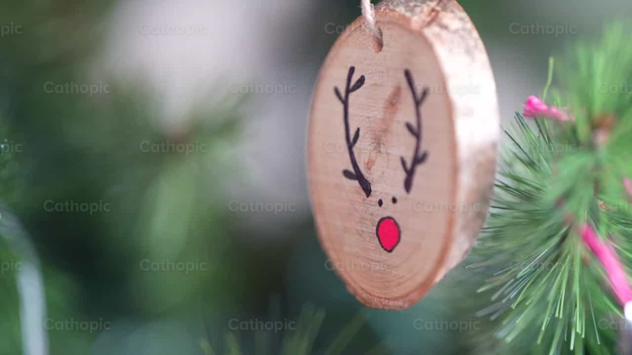 Christmas ornament Reindeer - Catholic stock videos - Photo by Iván W. Jaques