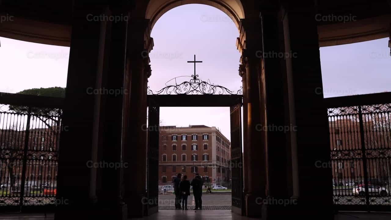 Calles de Roma - Banco de vídeos católicos - Fotografía por Saul Ibarra