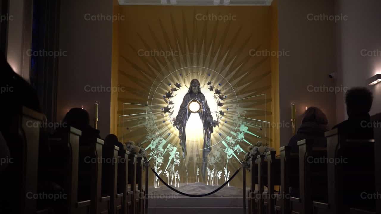 María custodiadora - Banco de vídeos católicos - Fotografía por Lupe Belmonte