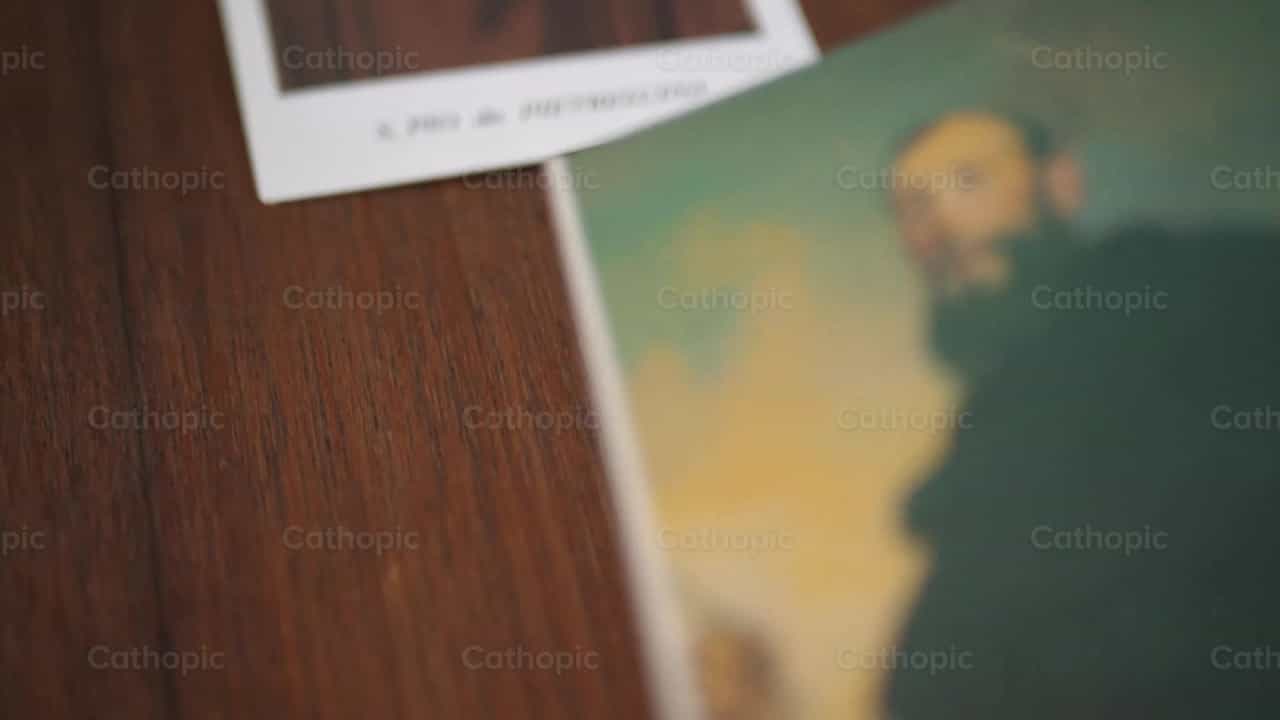 Sello del Padre Pío - Banco de vídeos católicos - Fotografía por Cathopic