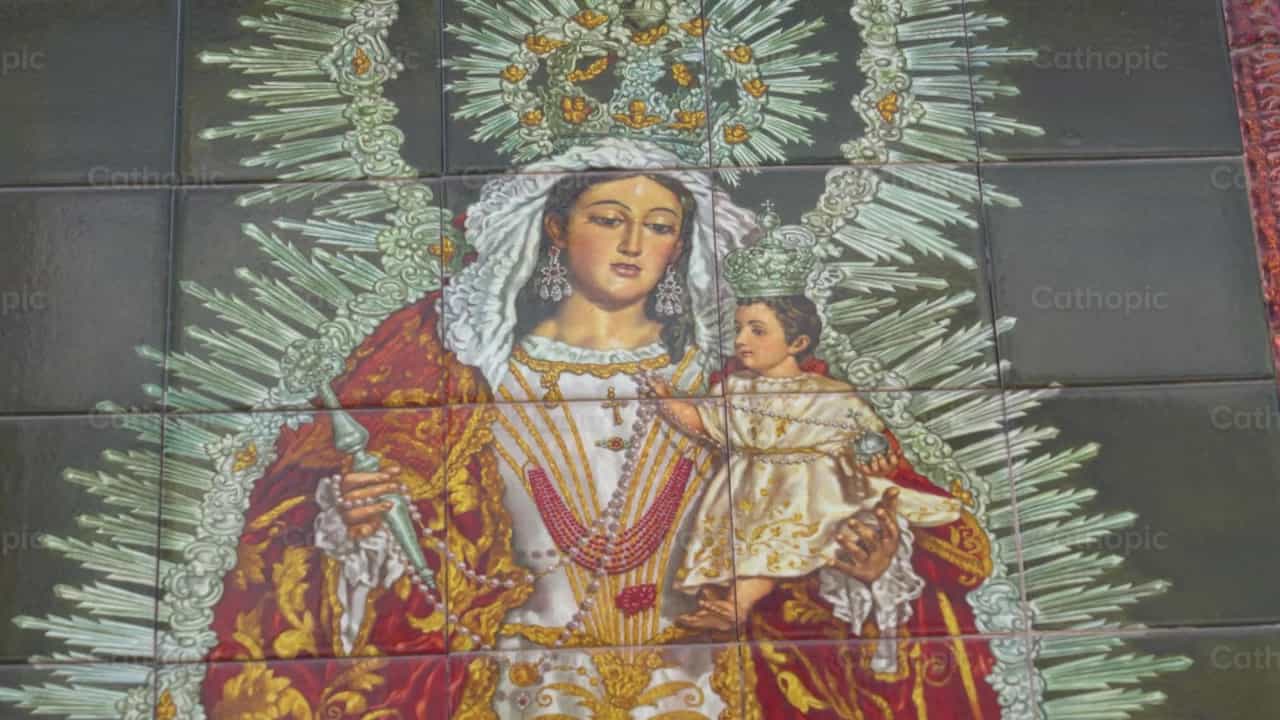 Mural de Nuestra Señora de Rojo, Ángulo 4 - Banco de vídeos católicos
