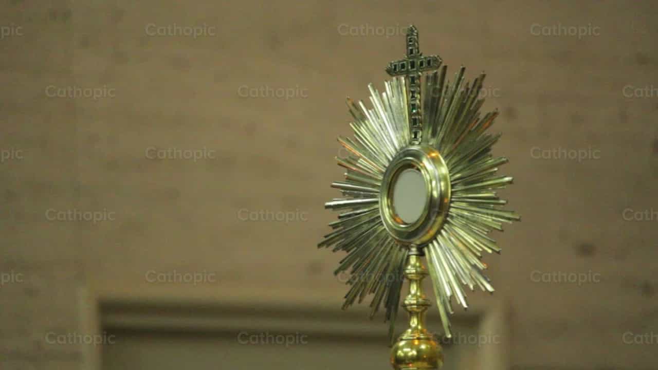 Worship - Catholic stock videos - Photo by Yandry Fernández Perdomo