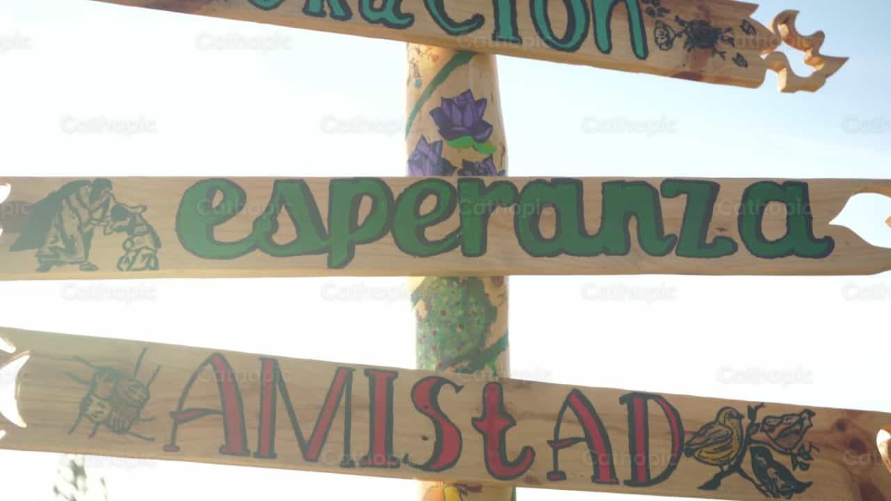 Cartel - Banco de vídeos católicos