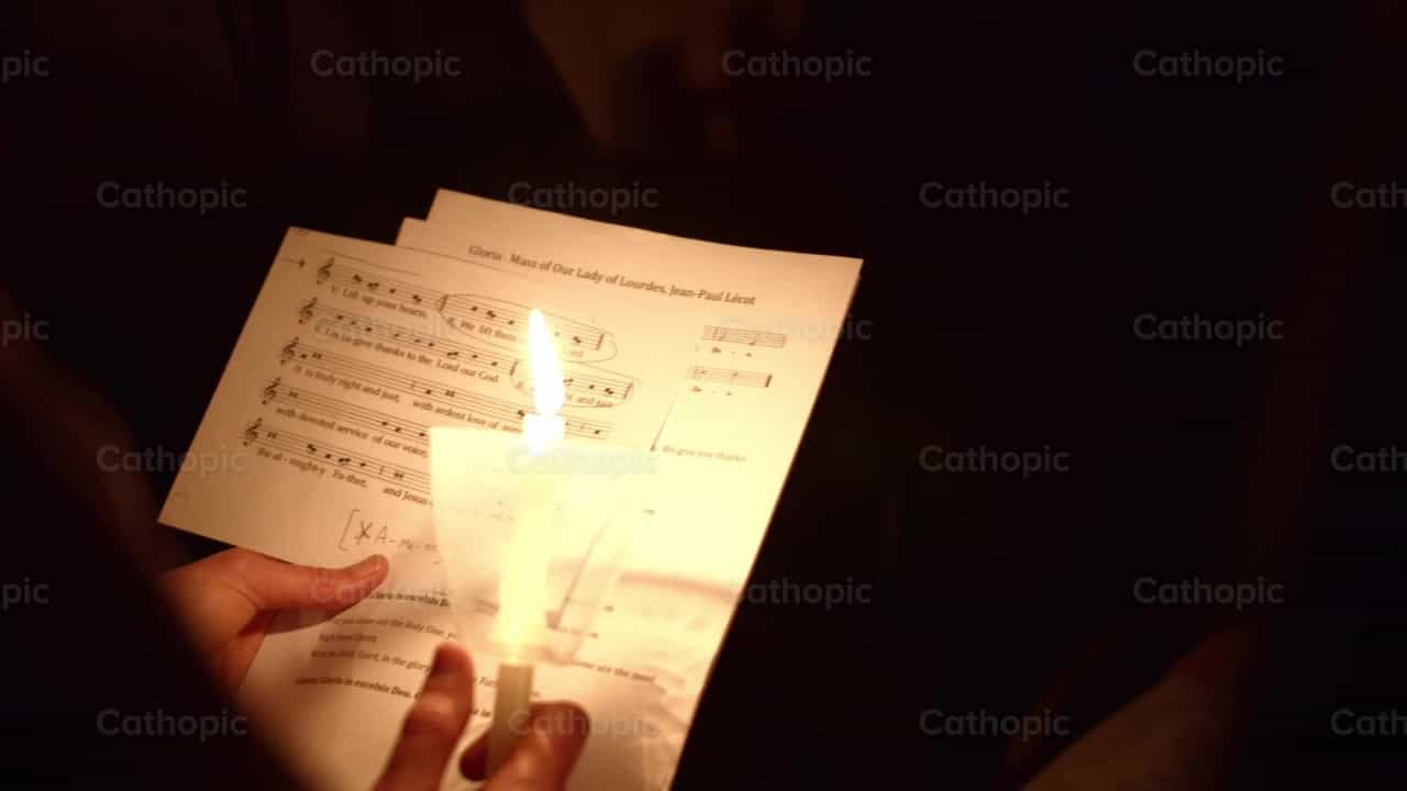 Cántico de Vigilia Pascual - Banco de vídeos católicos - Fotografía por Catholic Stuff