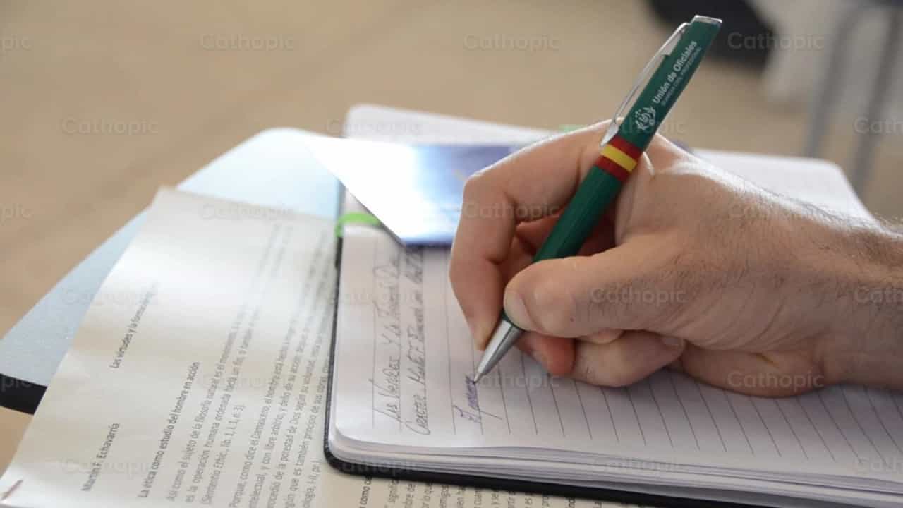 Studying - Catholic stock videos - Photo by Lupe Belmonte