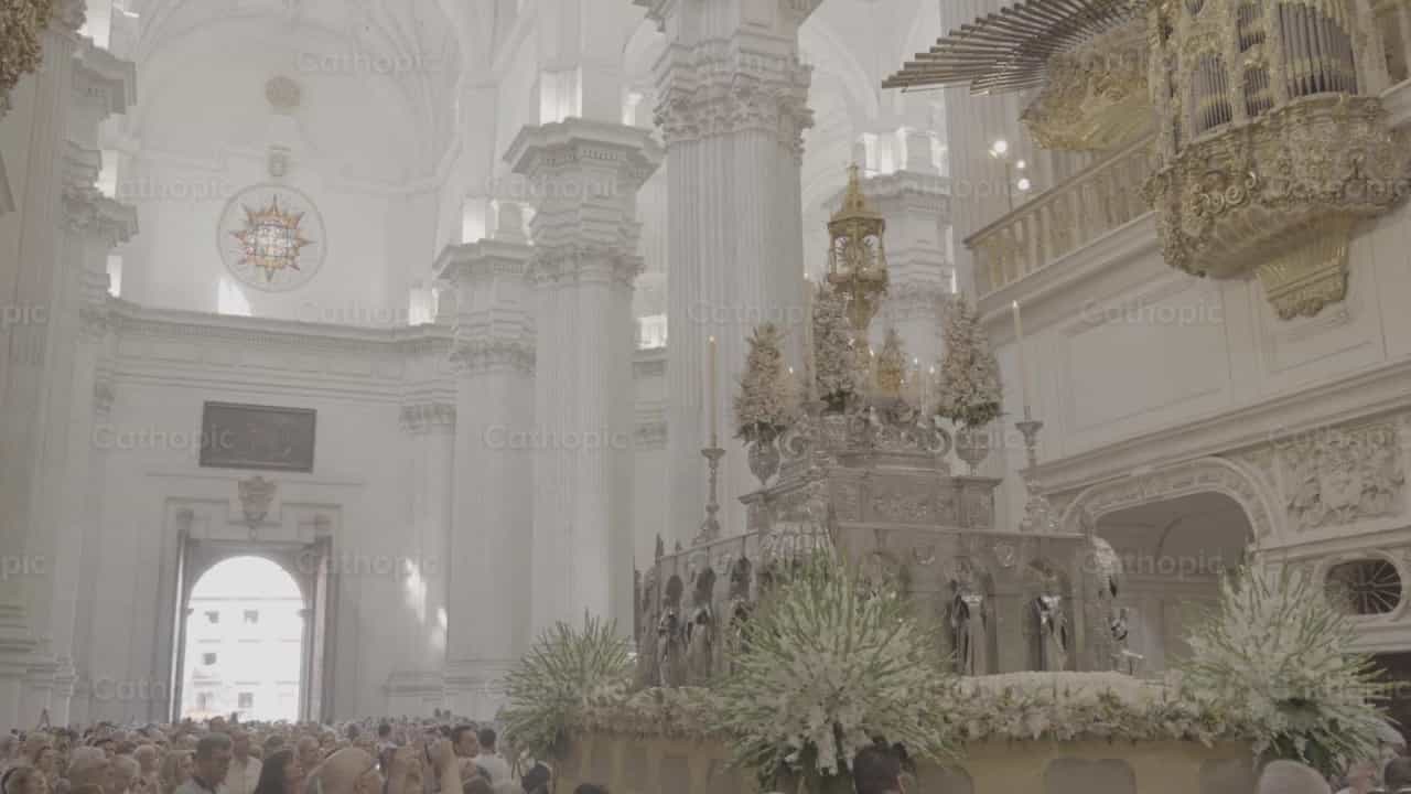 Procesión del Corpus Christi - Banco de vídeos católicos