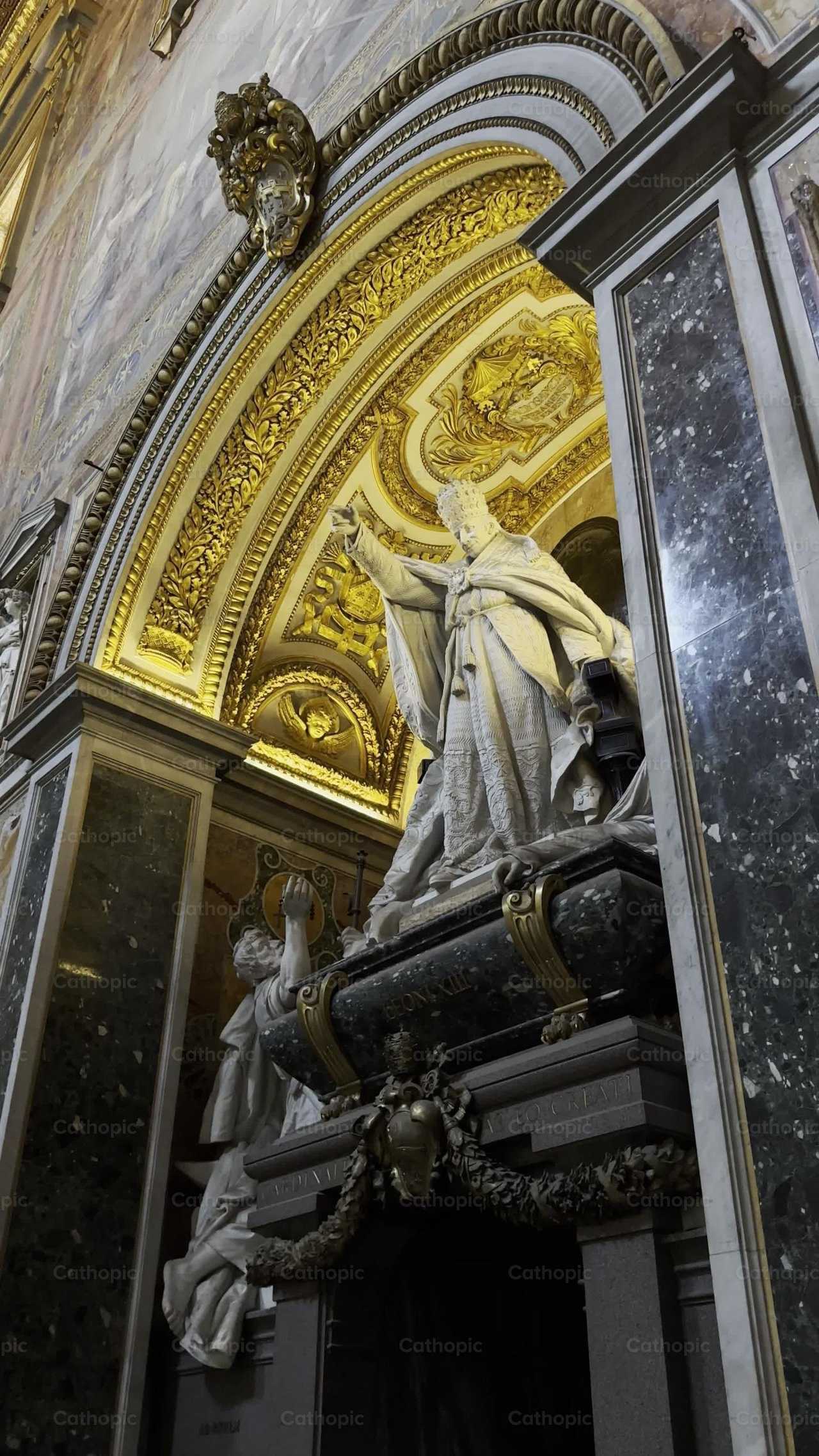 Tomb of Pope Leo XIII - Catholic stock videos - Photo by Eduardo Perdomo