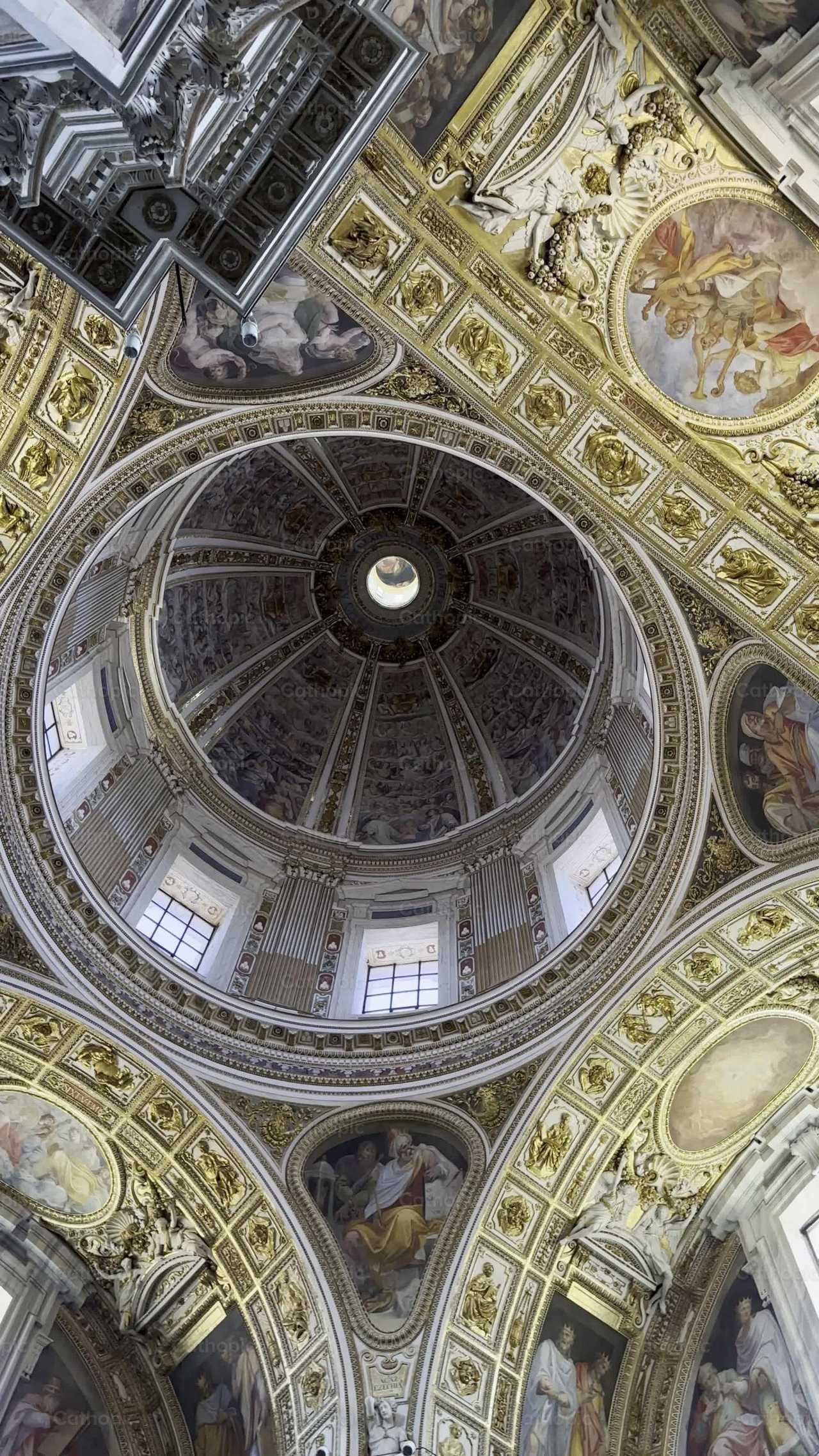 Cúpula - Banco de vídeos católicos