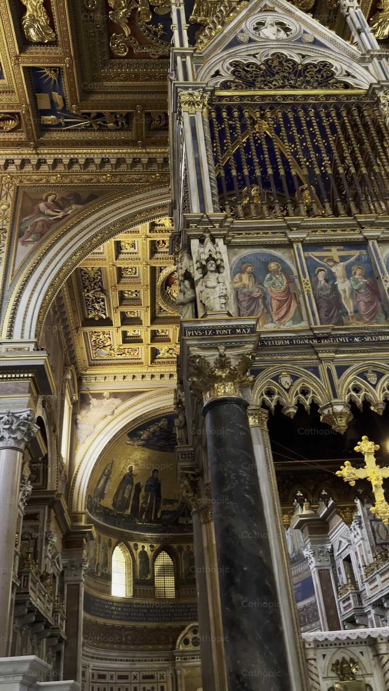 Interior Basílica San Juan de Letrán - Banco de vídeos católicos - Fotografía por Eduardo Perdomo