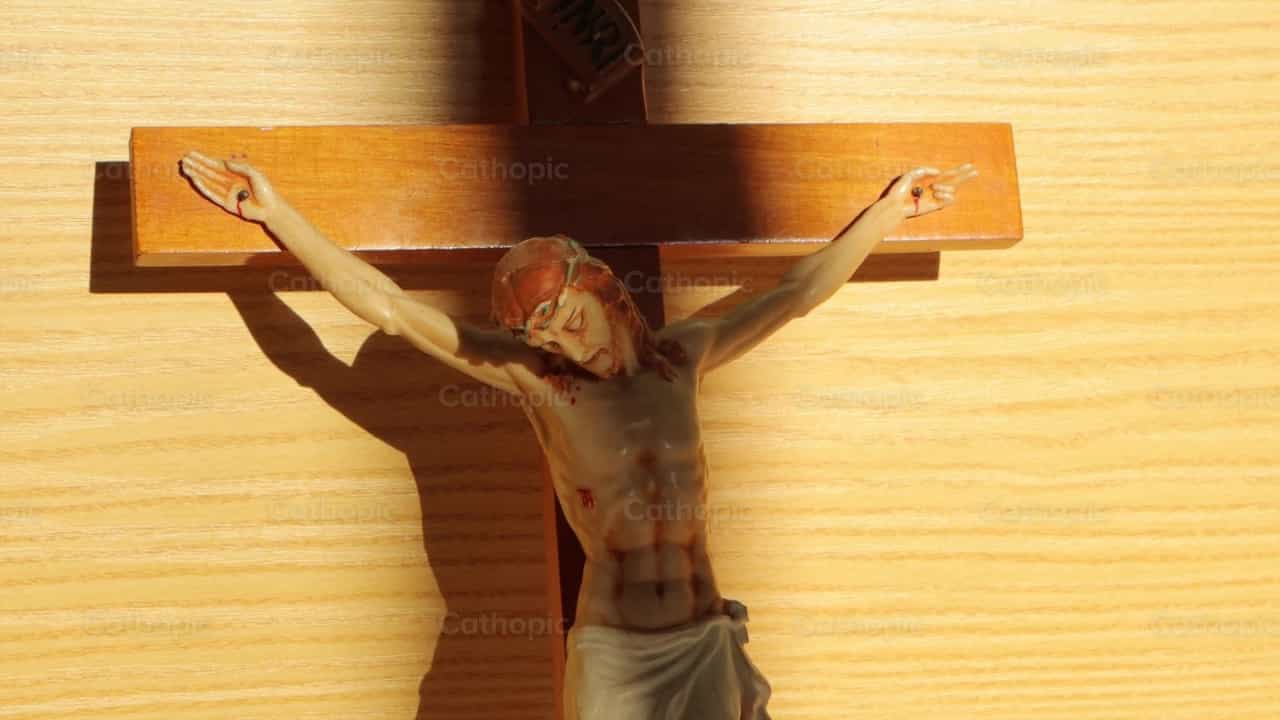 Crucifijo - Banco de vídeos católicos