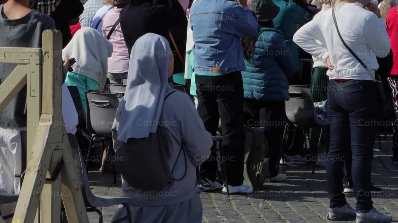 Imádkozó apáca - Katolikus stock videók