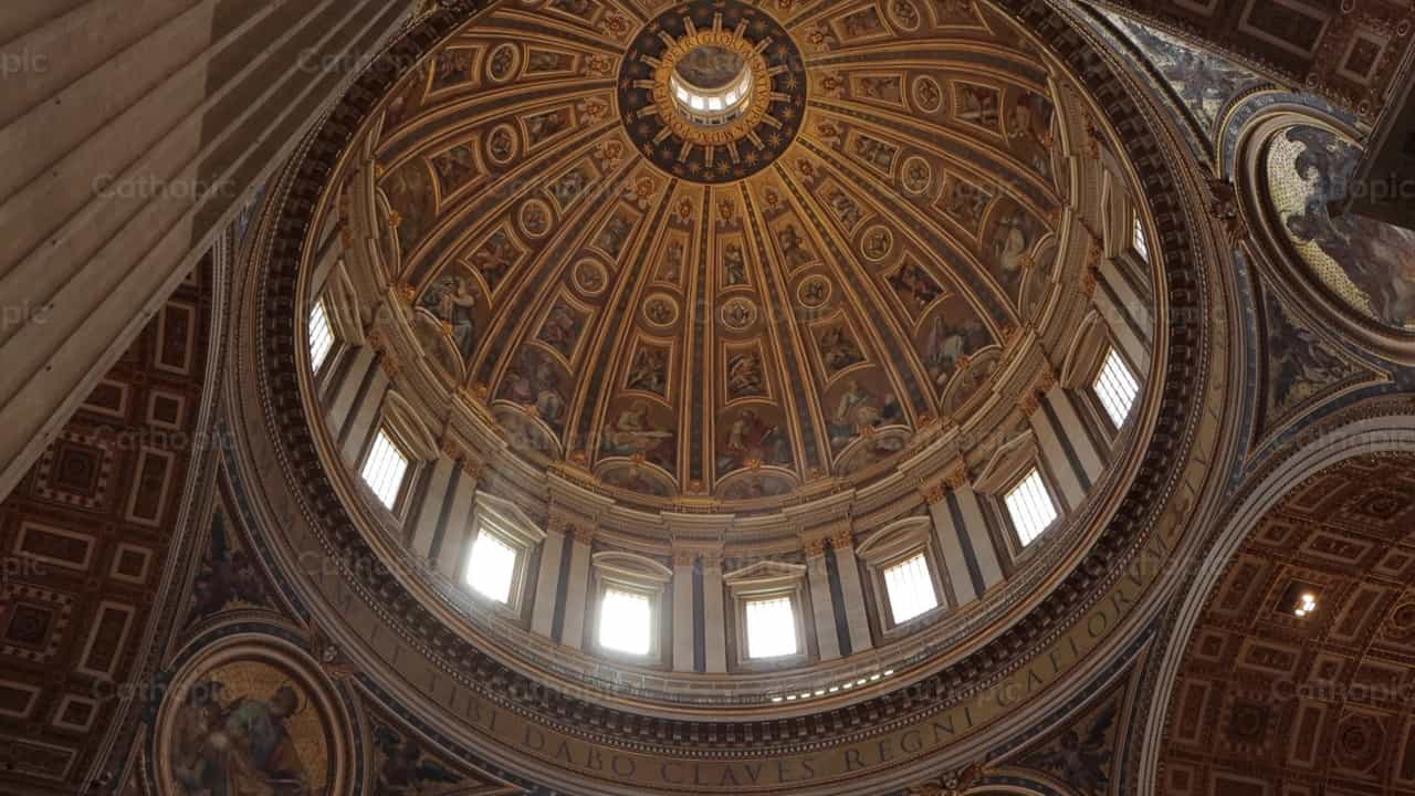 Cúpula de la Basilica de San Pedro - Banco de vídeos católicos - Fotografía por Frames Cristianos