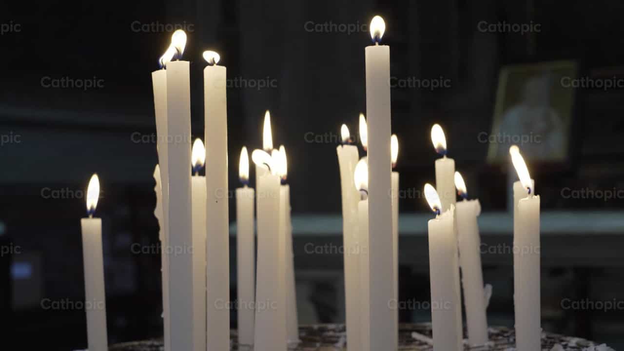 Velas de oración - Banco de vídeos católicos