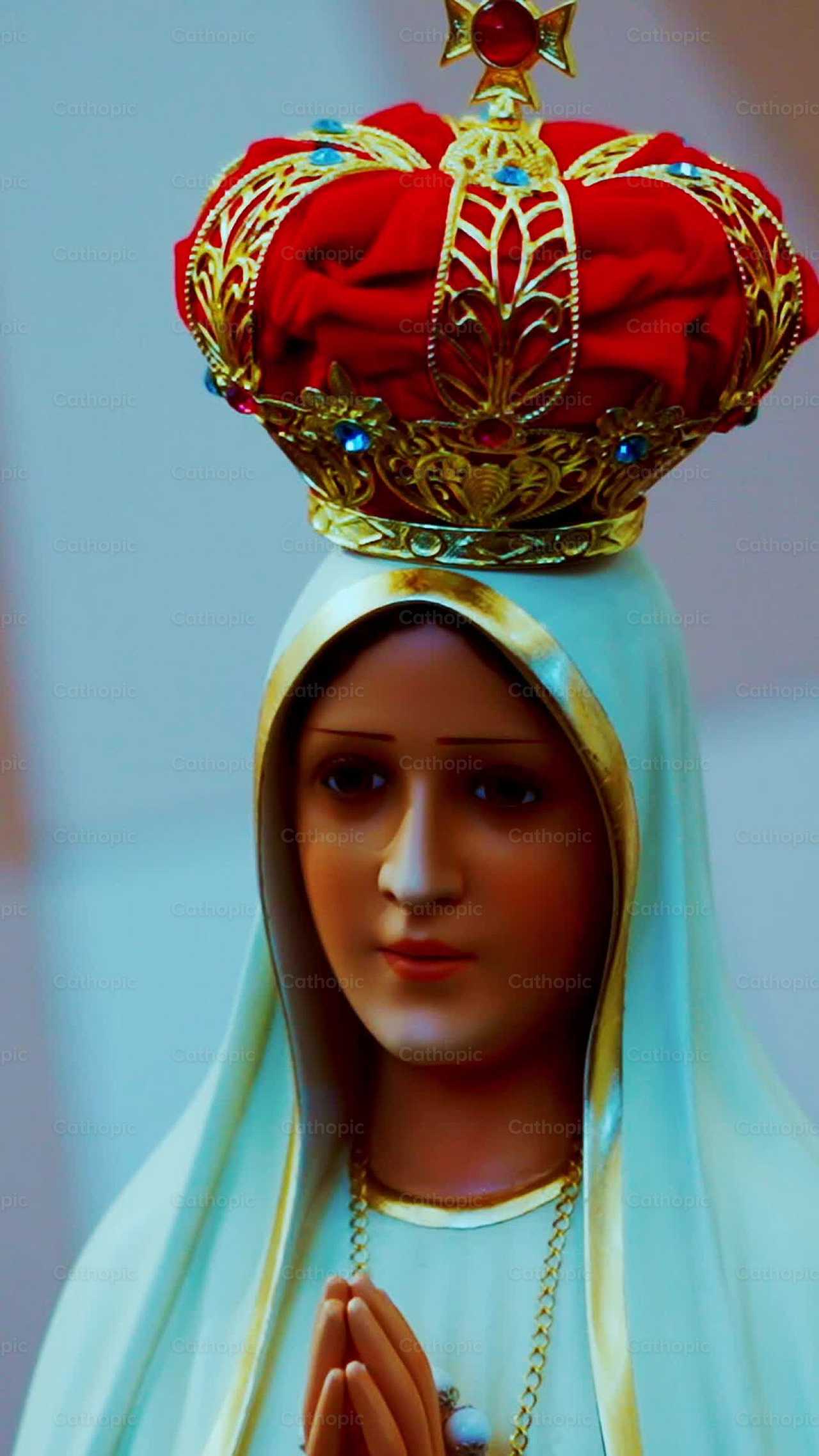 Hermosa estatua de Nuestra Señora de Fátima - Banco de vídeos católicos - Fotografía por Thiago Damião P. Silva