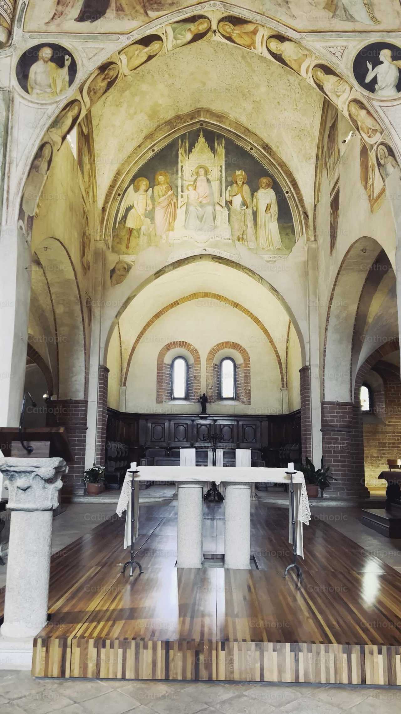 Altar - Banco de vídeos católicos - Fotografía por Frames Cristianos