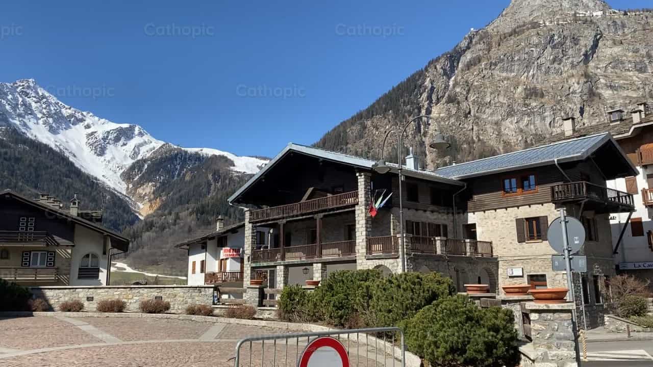 Magisch dorp - Katholieke stockvideo's - Foto door Saul Ibarra