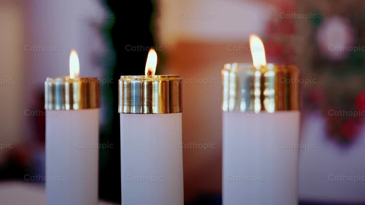 Las velas de altar en la liturgia sagrada - Banco de vídeos católicos