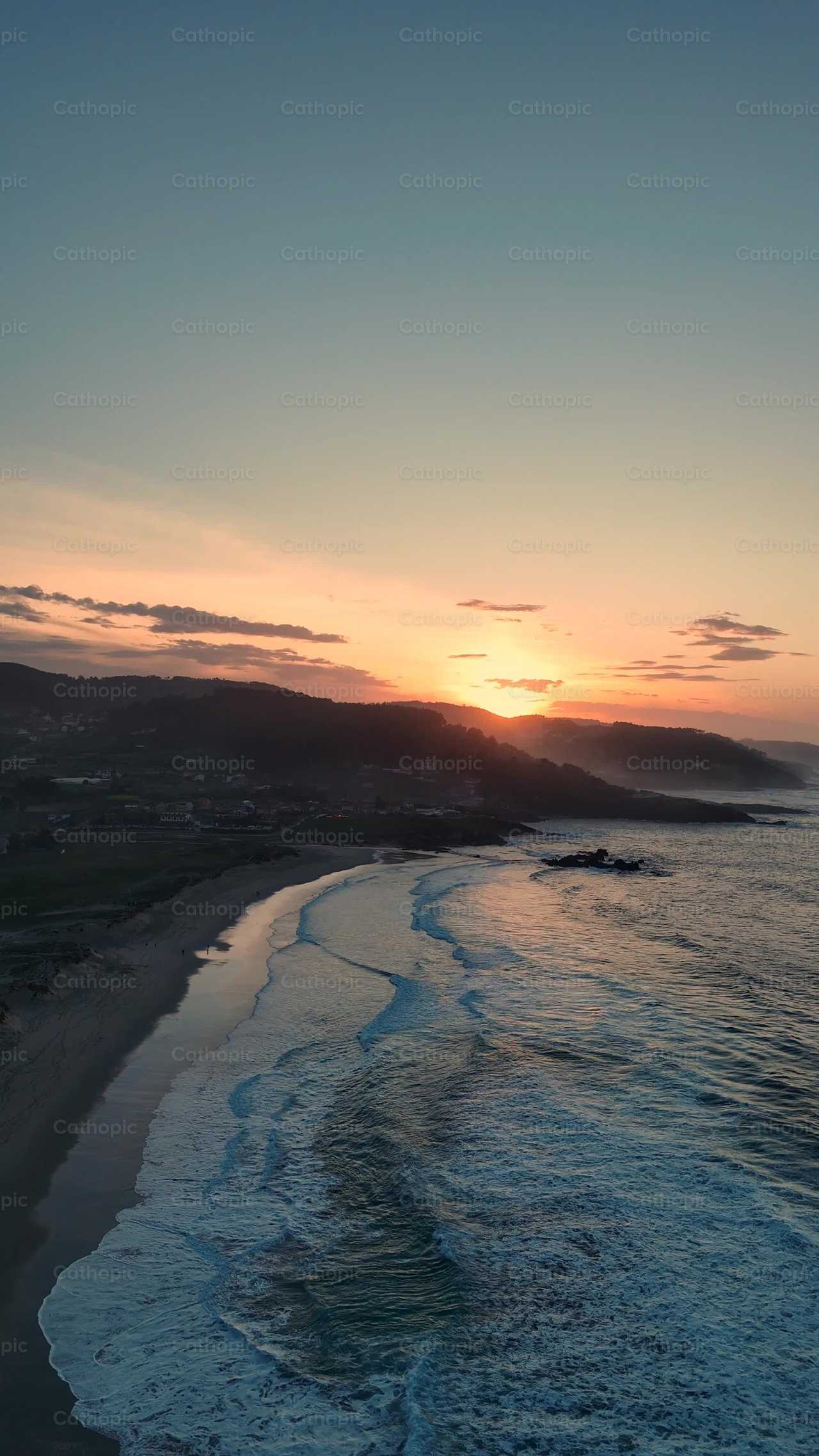 Atardecer playa vertical - Banco de vídeos católicos - Fotografía por Yandry Fernández Perdomo