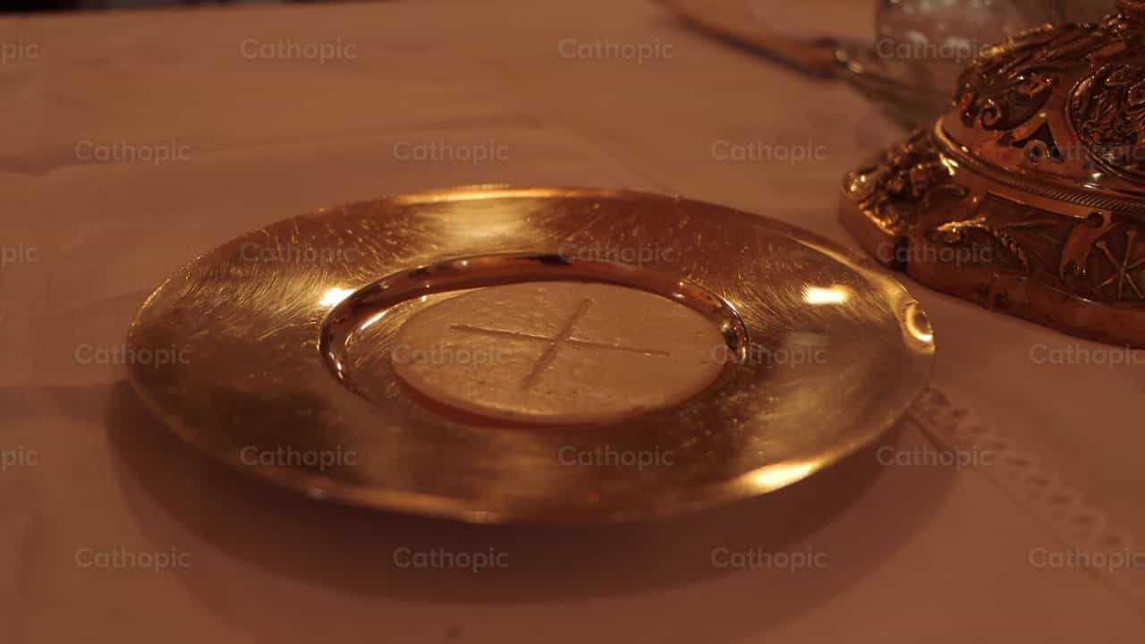 Hostia y Patena - Banco de vídeos católicos