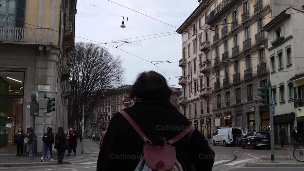 Cruce de caminos - Banco de vídeos católicos - Fotografía por Saul Ibarra