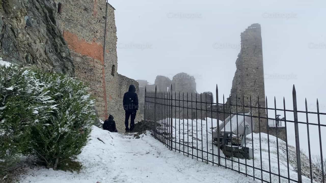 Castello innevato - Video stock cattolici