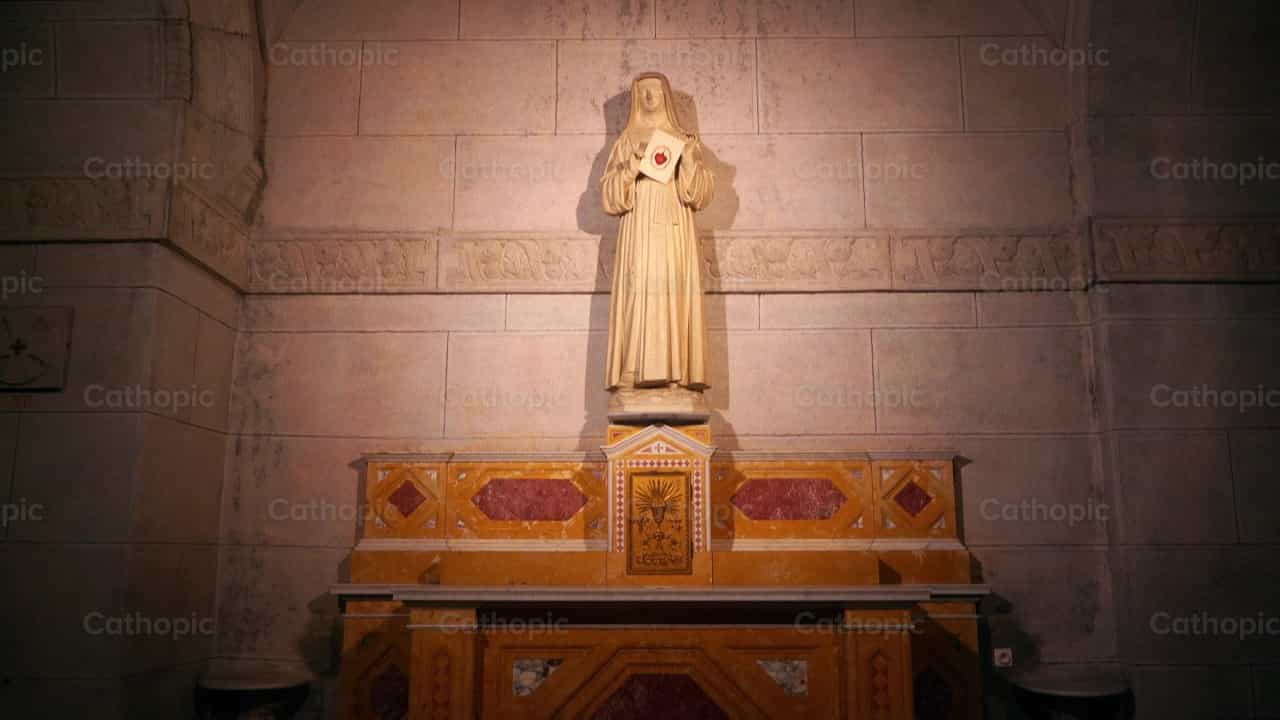 Santa Margarita y el Sagrario - Banco de vídeos católicos - Fotografía por Lupe Belmonte