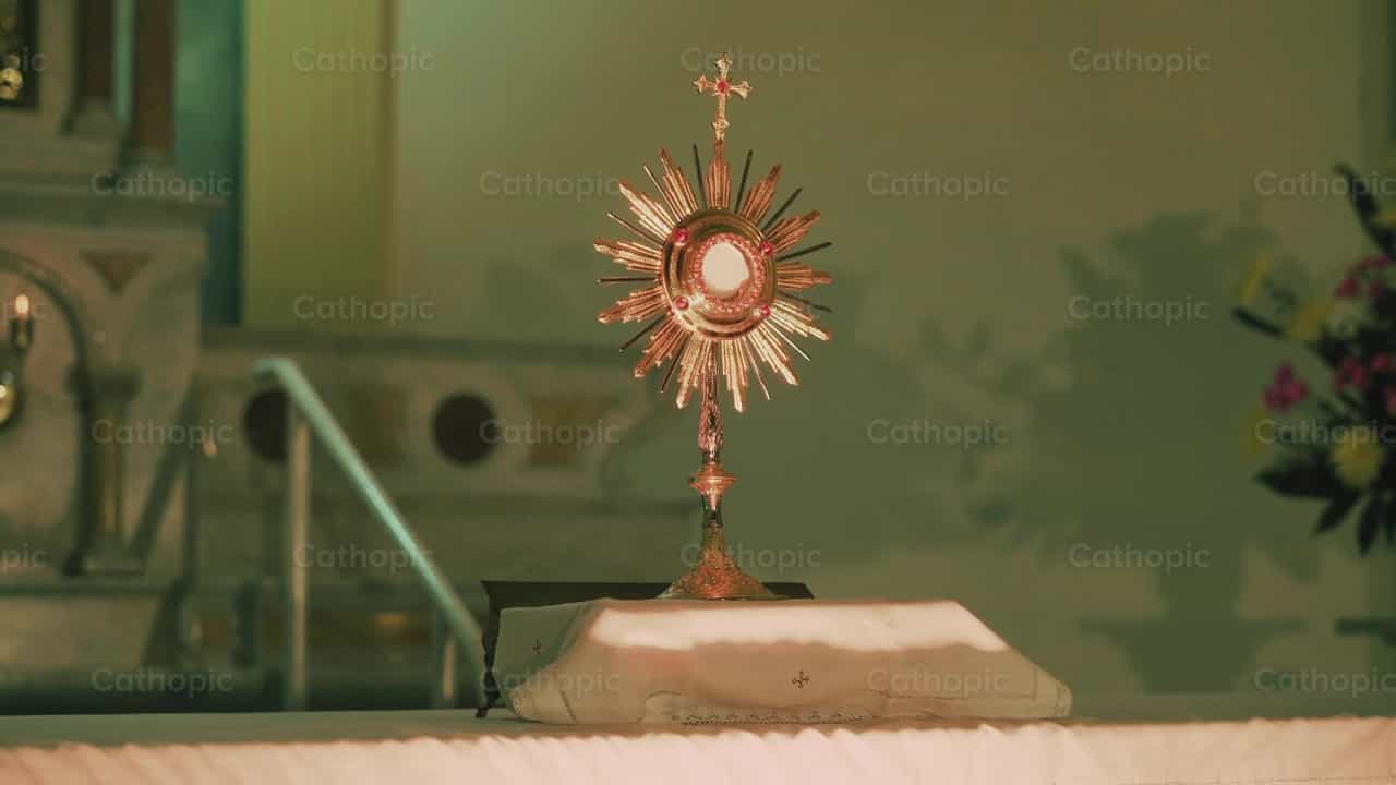 Blessed Sacrament exposed in a monstrance - Catholic stock videos