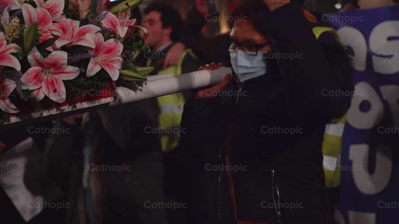 Procession mariale, plan 3 - Vidéos catholiques de stock - Photo de Cathopic