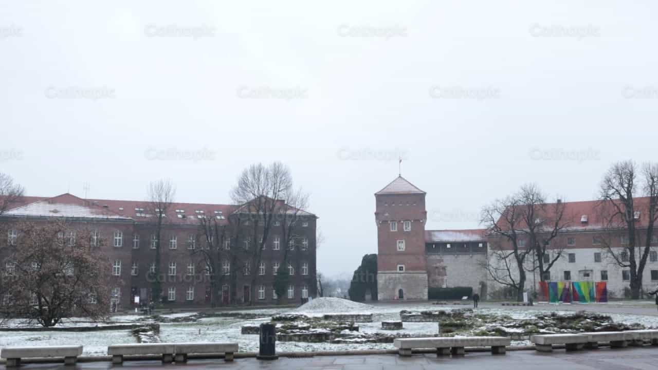 Catedral de Wawel en Invierno - Banco de vídeos católicos - Fotografía por encaminados vamos