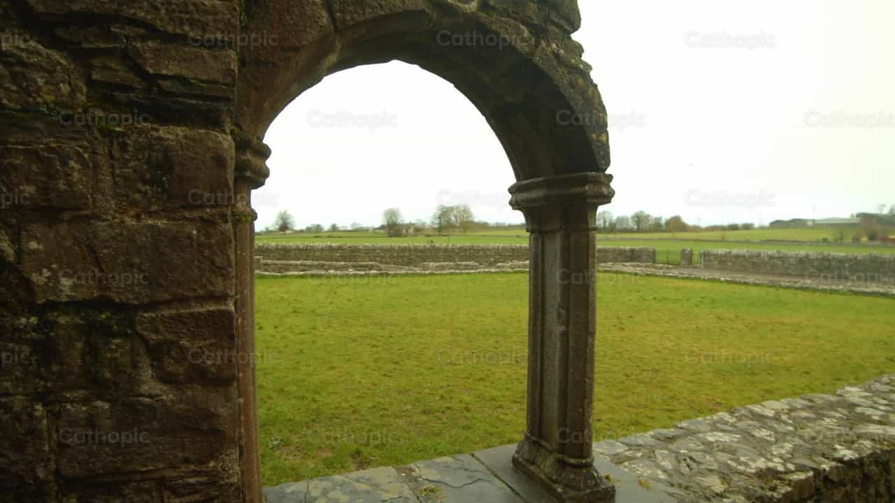El monasterio de Clonmacnoise - Banco de vídeos católicos - Fotografía por Catholic Stuff