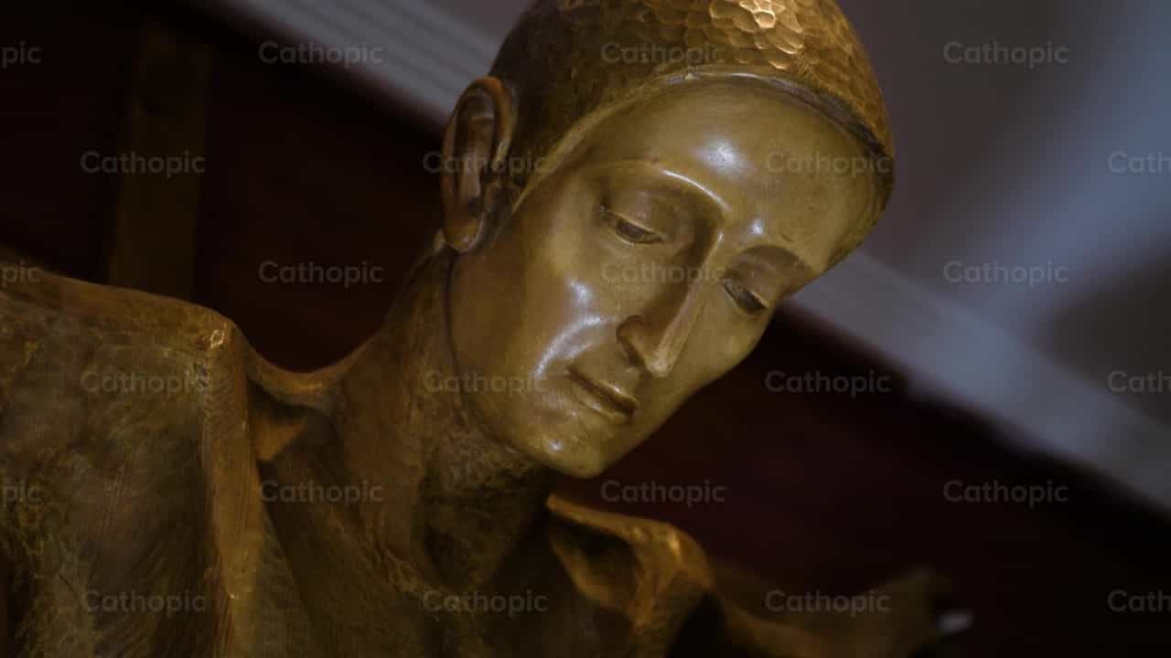 Cristo na Cruz (plano 1) - Vídeos católicos de stock