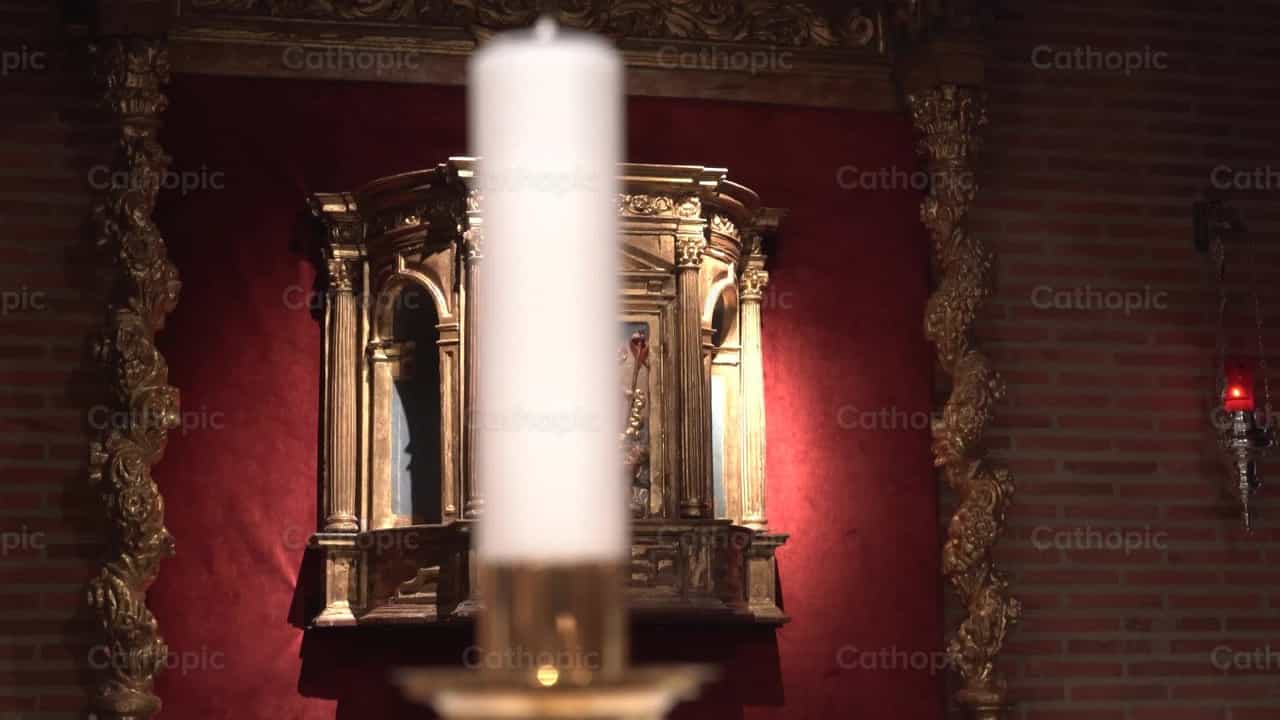 Tabernacle - Catholic stock videos - Photo by Cathopic