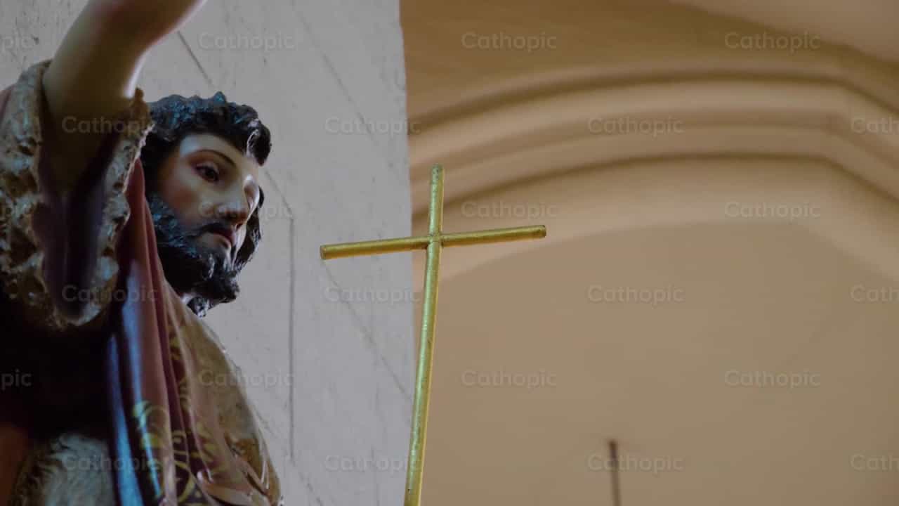 Escultura de Jesús - Banco de vídeos católicos - Fotografía por Cathopic